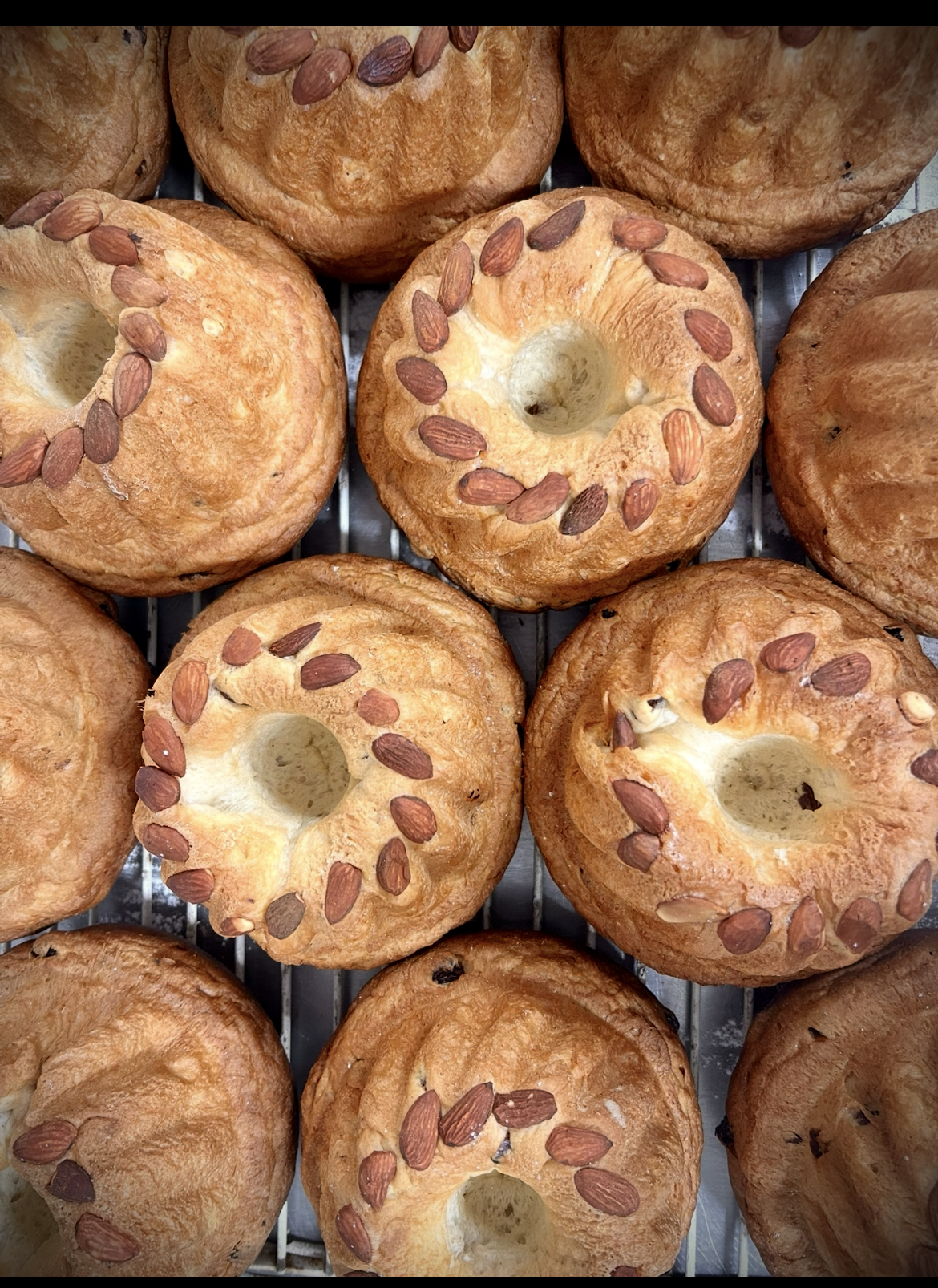 Viennoiseries artisanales &agrave; Munster pr&egrave;s de Colmar : bredeles, bretzels et kougelhopfs Wittelsheim 2